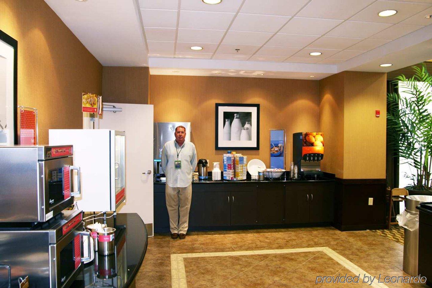 Hampton Inn & Suites Burlington Ristorante foto