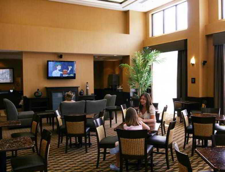 Hampton Inn & Suites Burlington Ristorante foto