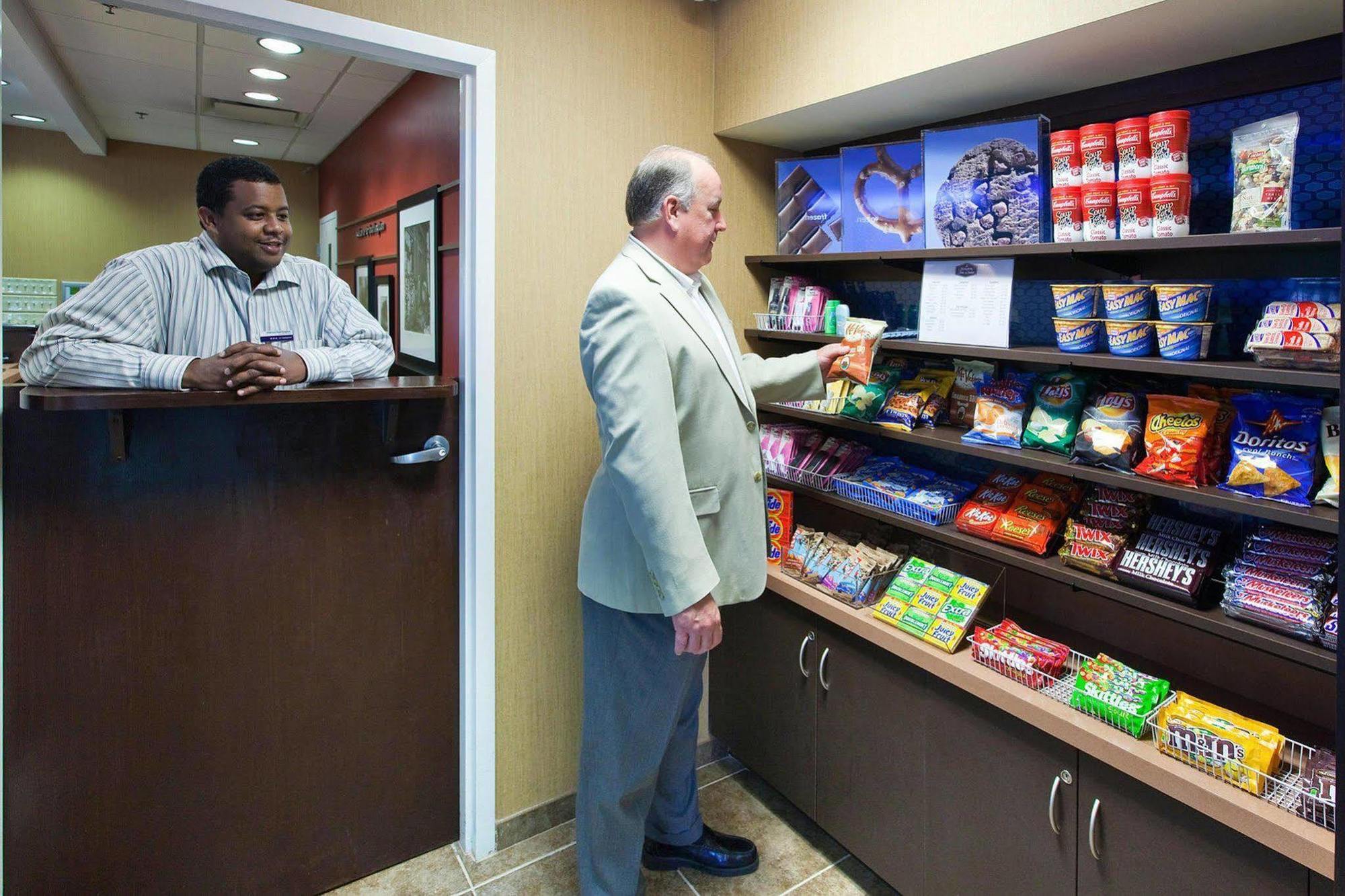 Hampton Inn & Suites Burlington Ristorante foto